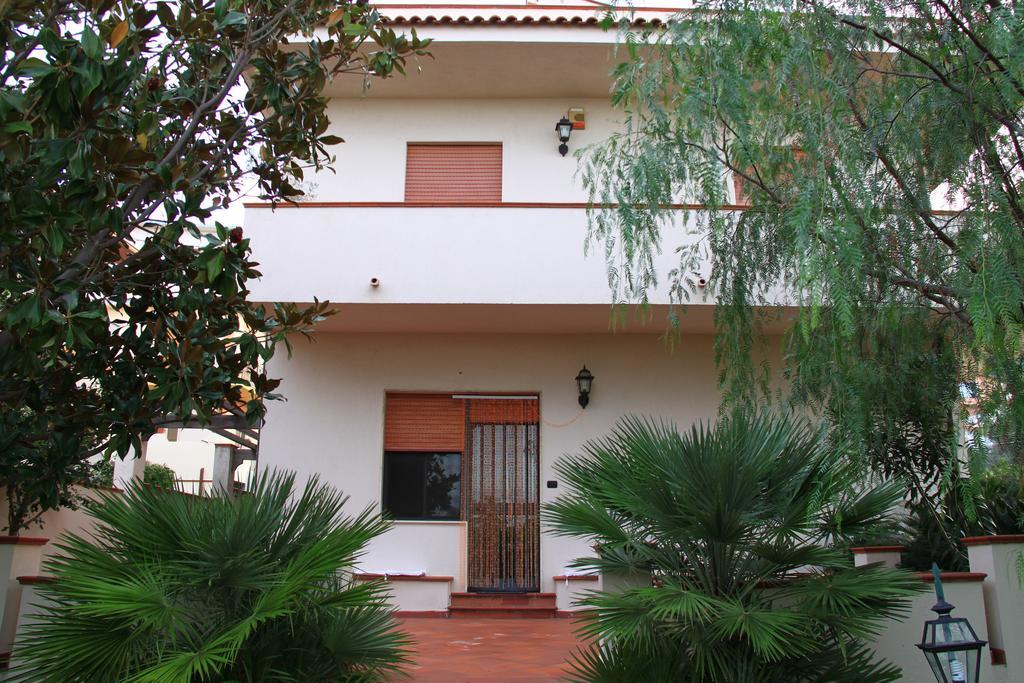 B&B La Piccola Oasi Lazzaro Rum bild